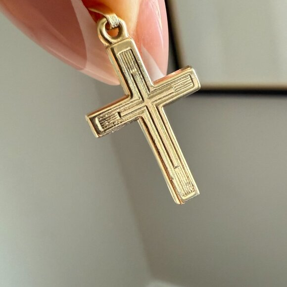 14K Solid Gold Cross Pendant - Picture 1 of 6